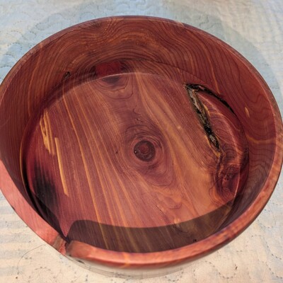 Aromatic cedar yarn bowl