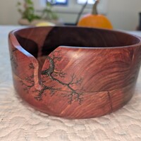 Aromatic cedar yarn bowl