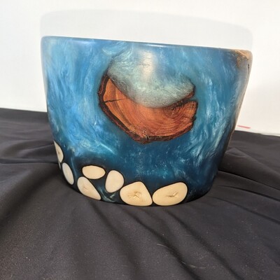Very special large resin bowl, with Plum wood from Niagara