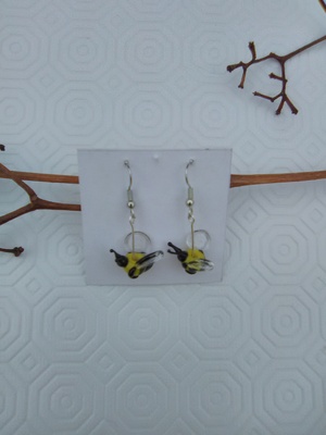 Glass bee earrings